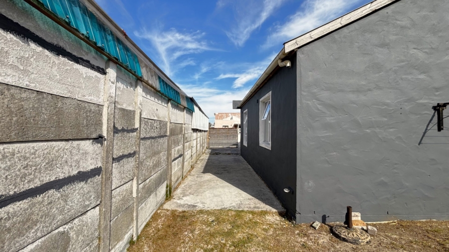 2 Bedroom Property for Sale in Colorado Park Western Cape